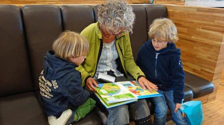 La pandemia ha reducido el número de abuelos que cuida de sus nietos