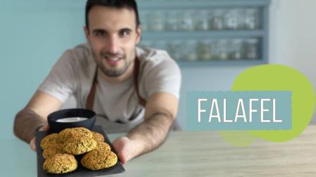 Falafel al horno con salsa de yogur