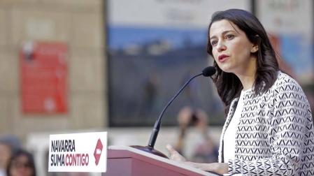 La portavoz nacional de Ciudadanos estuvo en la Plaza Consistorial junto a José Jacier Esparza este martes, 14 de mayo.