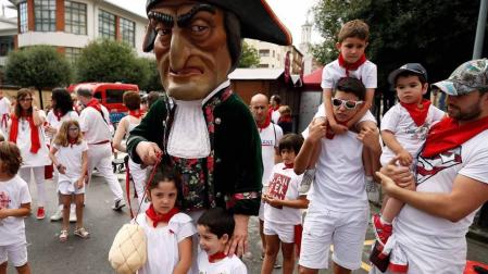 Salida de los gigantes y cabezudos de Pamplona, 8 de julio de San Fermín 2018