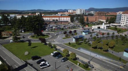 La nueva urbanización del entorno del Complejo Hospitalario, con la plaza Protomedicato y el nuevo vial Pedro Viñaburu.
