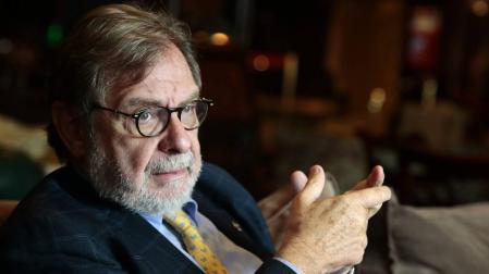 Cebrián: diarios ya no son el elemento central para formar opinión pública
