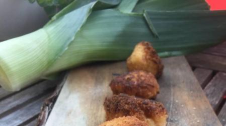 Croquetas de puerro y gambas