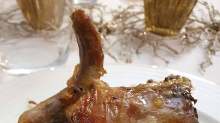 Imagen del cabrito con salsa de azafrán