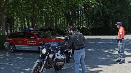 Denunciado un motorista en Santesteban por avisar de un falso intento de robo