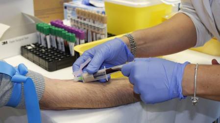 ¿Puedo donar sangre si me he vacunado contra el coronavirus?