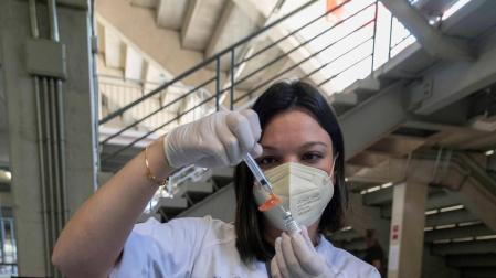 Sanidad notifica 4.142 casos y 36 muertes, mientras la incidencia baja a 108