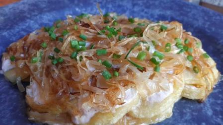 Pastel de patata y puerro caramelizado