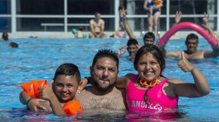 Se formaron colas en los accesos al Complejo Deportivo