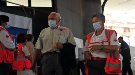 Las autoridades y familiares rindieron un sentido homenaje a los vecinos fallecidos desde el inicio de la pandemia.