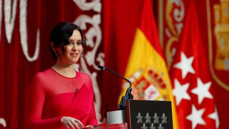 Ayuso toma posesión como presidenta junto a Casado y barones del PP