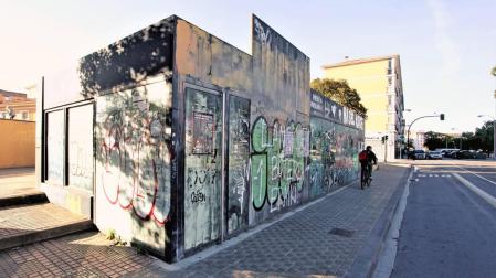 Proponen derribar un inmueble en la Txantrea
