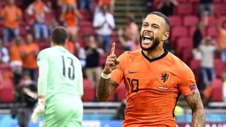 El Barça ata al delantero holandés Memphis Depay
