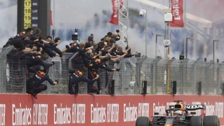 Verstappen, más líder; 'Checo' repite podio y Alonso fue octavo