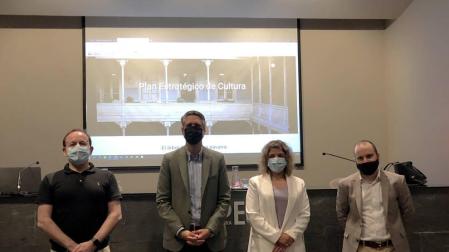 Manu Olano, Ignacio Apezteguía, María Camino Barcenilla y Xabier Velasco, en la presentación de la herramienta digital de visualización del Plan Estratégico de Cultura de Navarra.
