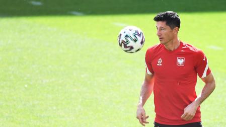 Robert Lewandowski durante el entrenamiento de Polonia de este martes