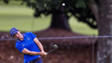 Carlota Ciganda ejecuta un golpe en el hoy 3 durante el 2021 KPMG femenino disputado en Georgia