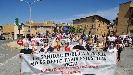 Cientos de personas claman en Olite por una sanidad rural “justa”
