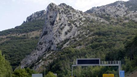 Retenciones en la AP-15 dirección San Sebastián por labores de mantenimiento