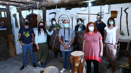 El equipo de la película, de izda. a dcha: Oroitz Zabala, Kristina Esteban, Rubén Marcilla, Simeón Hidalgo, Iñigo Pérez Artieda, Helena Bengoetxea, Joseba Lekuona y María Guzmán. Falta Andrés García de la Riva