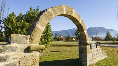 Sabiñánigo, tu Puerta de los Pirineos.
