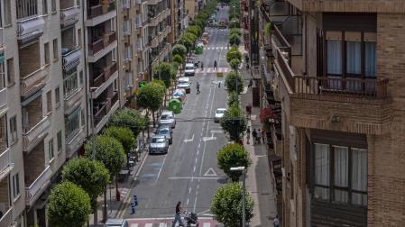 El Paseo de la Inmaculada de Estella, en una imagen inédita cerrado al tráfico salvo en su tramo final desde la calle Gustavo de Maeztu