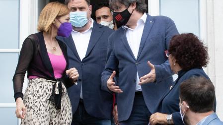 Puigdemont y Junqueras se reencuentran casi cuatro años después  en Waterloo