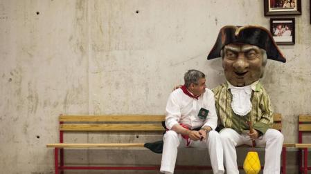 Juantxo Montoya con el kiliki Verrugas, en una imagen del concurso de fotografía San Fermín 2014