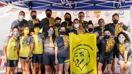 El equipo navarro posa durante el campeonato