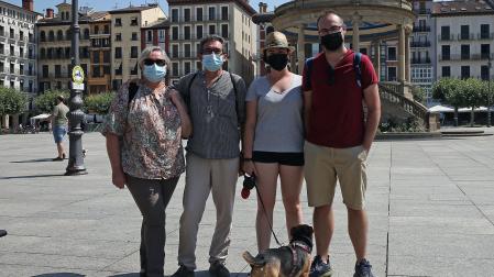Pamploneses pasan calor en verano con 37 grados y la obligación de llevar mascarilla