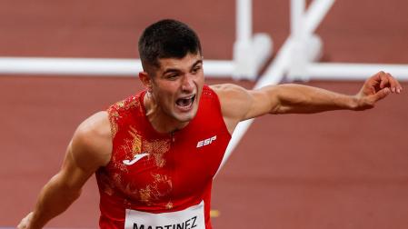 El español Asier Martínez, en las rondas preliminares de 110m valla masculino.