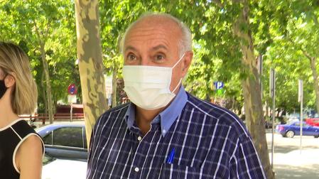 José Luis Moreno saliendo de los juzgados acompañado de su abogada
