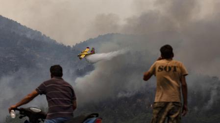 Uno de los tres hidroplanos españoles enviados para apoyar a controlar el fuego en Turquía