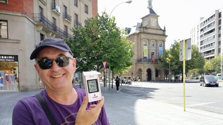 Alberto Pascual con el termómetro a 44º a las 16.15 h.  en Merindades