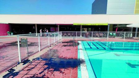 El lunes se verificará la calidad el agua de la piscina grande