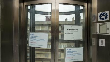 Los carteles avisan que el tiempo estimado para la puesta en marcha es finales de septiembre