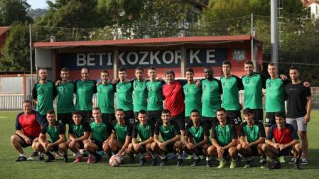 Un renovado Beti Kozkor afronta la presente temporada en la Tercera División de la mano del entrenador Elías Tomé