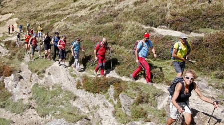Marchar por el 50 aniversario de la inauguración del refugio Ángel Olorón de Belagua