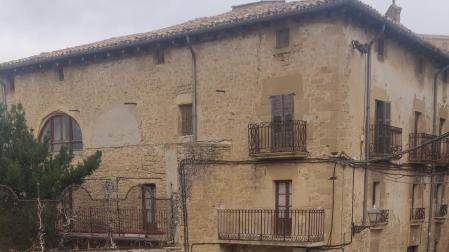 Vista del edificio municipal en el que se ejecutarán las obras de mejora en la cubierta