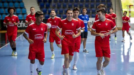 Bynho, Iosu Mendive y Ion Cerviño, en el entrenamiento de ayer de Osasuna Magna