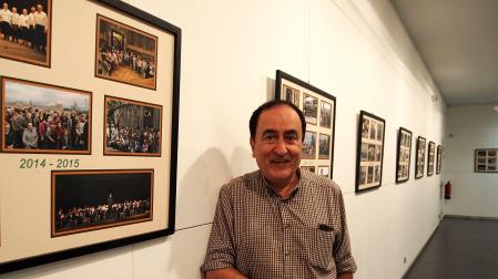 Salvador Gutiérrez Alcántara, presidente de Bilaketa, en la exposición de fotos de los últimos 45 años