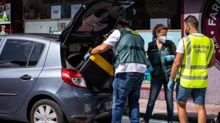 La Guardia Civil recoge pruebas de los dos apuñalamientos de Noelia de Mingo en El Molar