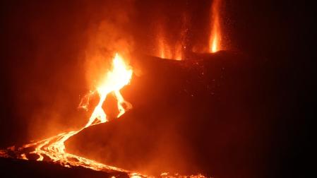 Imágenes de la nueva erupción de La Palma de este martes