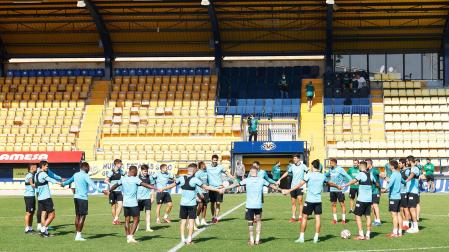 Los jugadores del Villarreal durante la sesión previa al choque contra el Manchester United