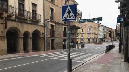 Paso peatonal de la avenida Severino Fernández de Tafalla, en el que se realizarán mejoras de movilidad