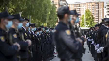El Cuerpo Nacional de Policía ha celebrado este sábado, festividad de los Santos Ángeles Custodios, el día de su patrón, con un acto al aire libre en Pamplona