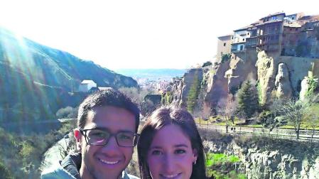 Juan Franco Hiraldo y Paula Arizcun Zúñiga, de 27 años, se conocieron en 2017 en una misión en Ceuta