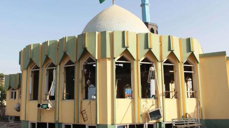 Estado en el que quedó la mezquita atacada en Kunduz