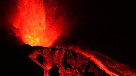 El volcán Cumbre Vieja continúa en erupción con fuerza