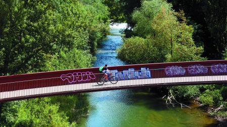 La convivencia entre ciclistas y peatones va enfocada a ser una realidad más pronto que tarde